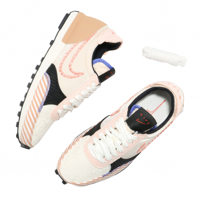 Nike WMNS Daybreak Type Crimson Tint Apricot Agate