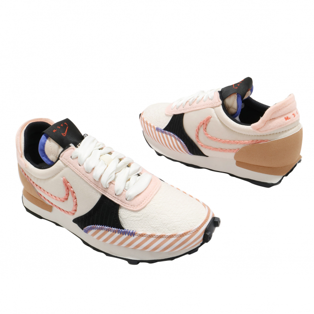 Nike WMNS Daybreak Type Crimson Tint Apricot Agate