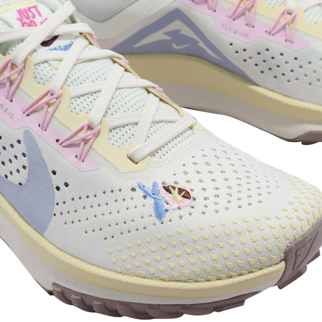 Nike WMNS React Pegasus Trail 4 Sail Phantom