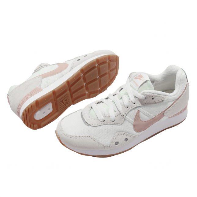 Nike WMNS Venture Runner Sail Pink Oxford