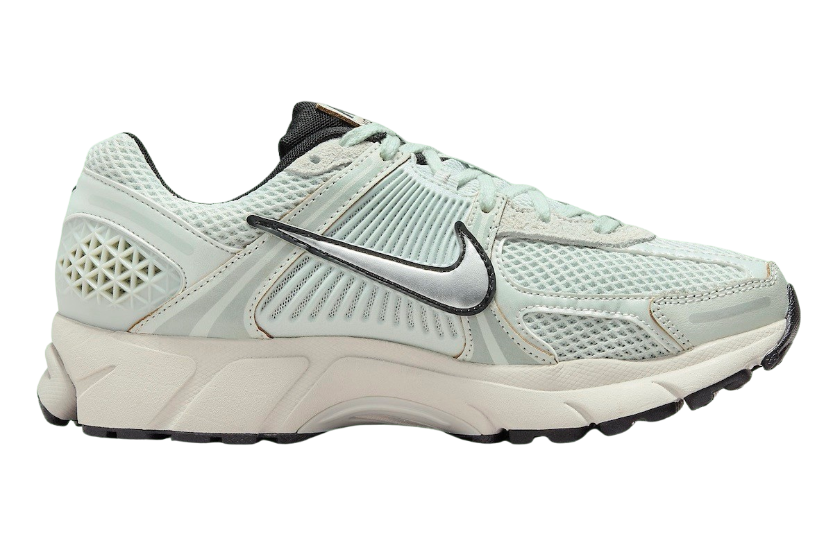 Nike WMNS Zoom Vomero 5 Light Silver FN6742-001