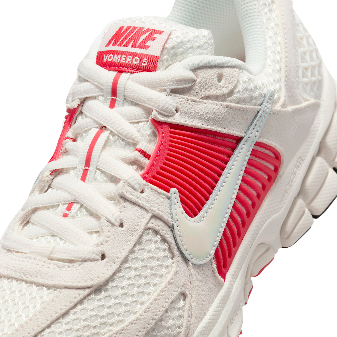 Nike WMNS Zoom Vomero 5 Sail Siren Red