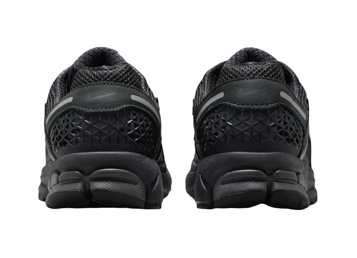 Nike WMNS Zoom Vomero 5 Triple Black