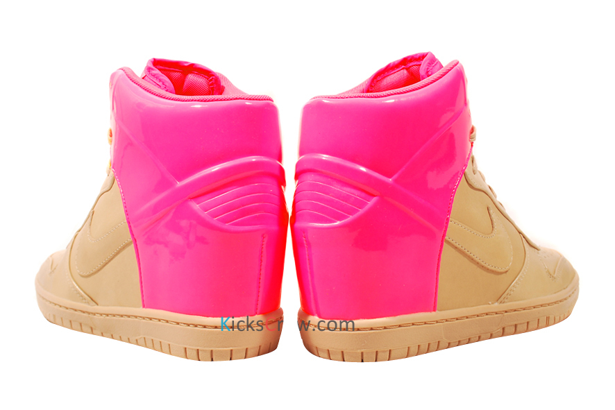 Nike Women's Dunk Sky Hi VT QS - Vachetta Tan / Pink Flash 611908202
