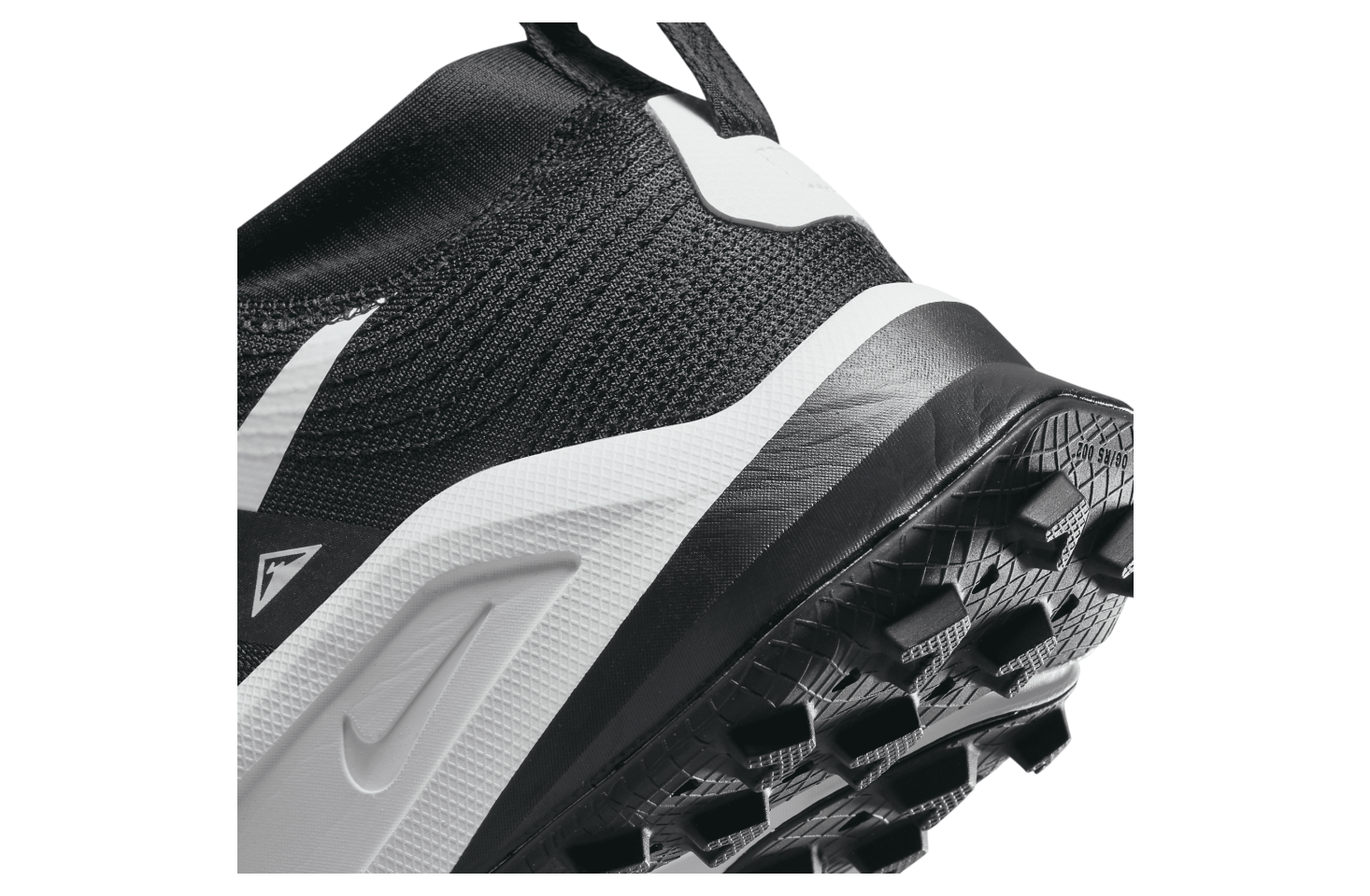 Nike Zegama Black / White