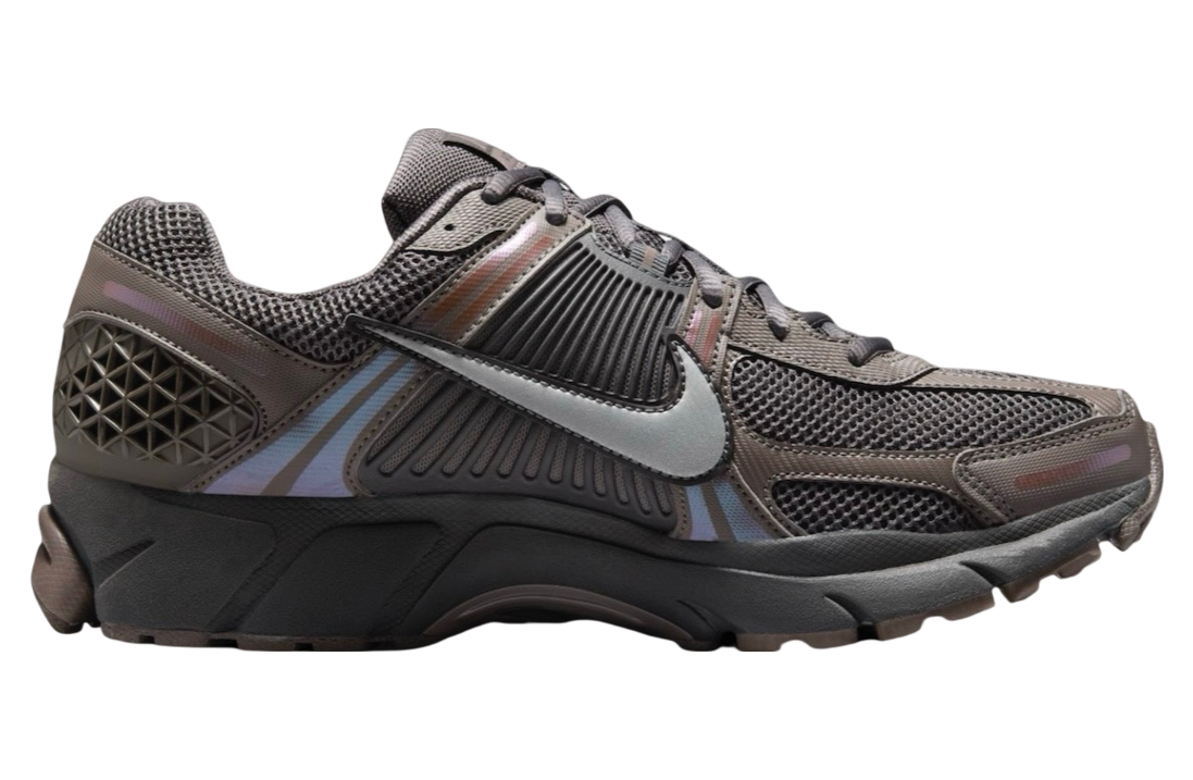 Nike Zoom Vomero 5 Cave Stone / Metallic Silver