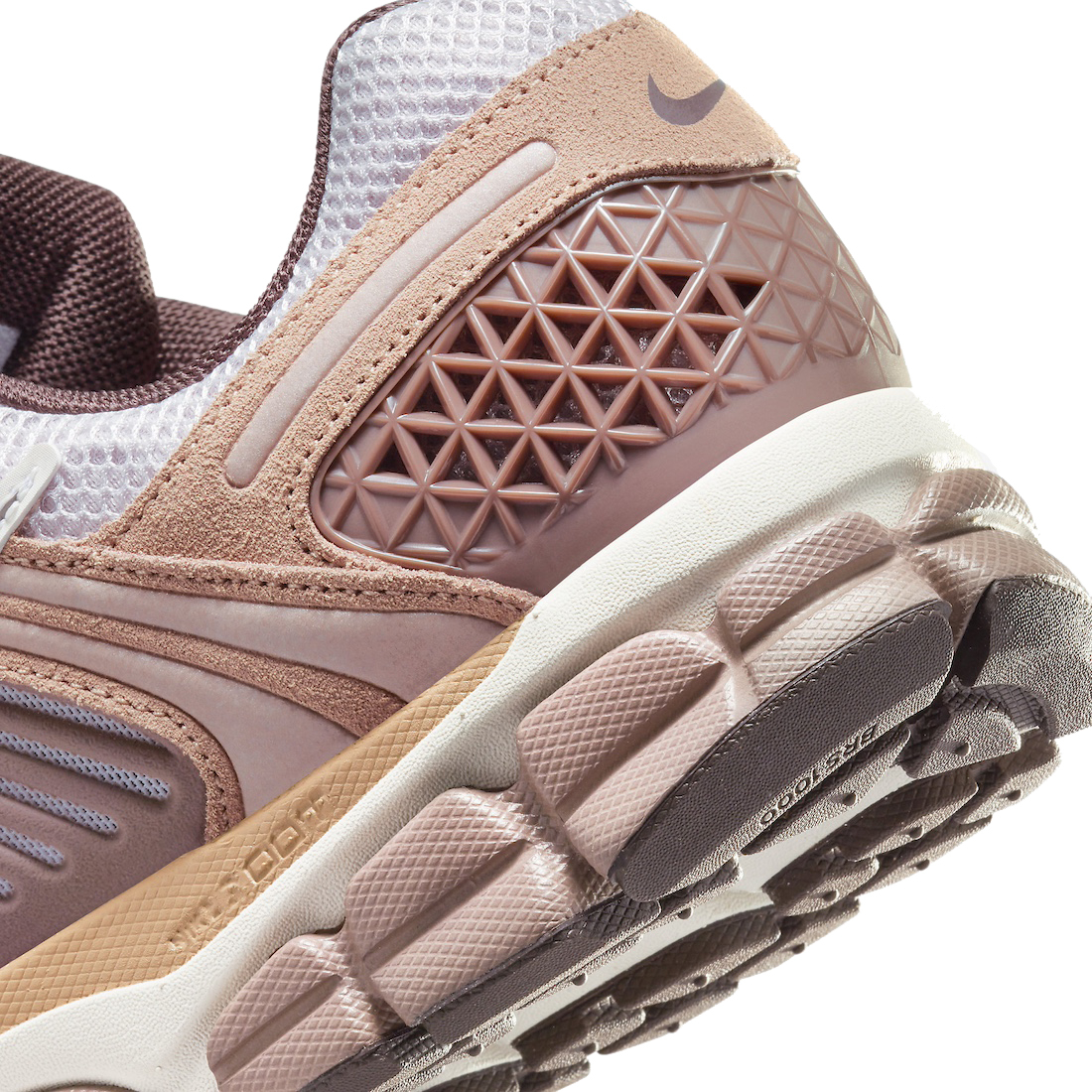 Nike Zoom Vomero 5 Dusted Clay - Apr 2024 - HF1553-200