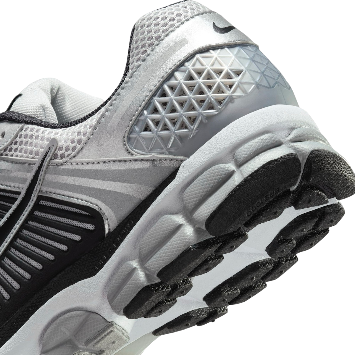 Nike Zoom Vomero 5 Metallic Silver / Black