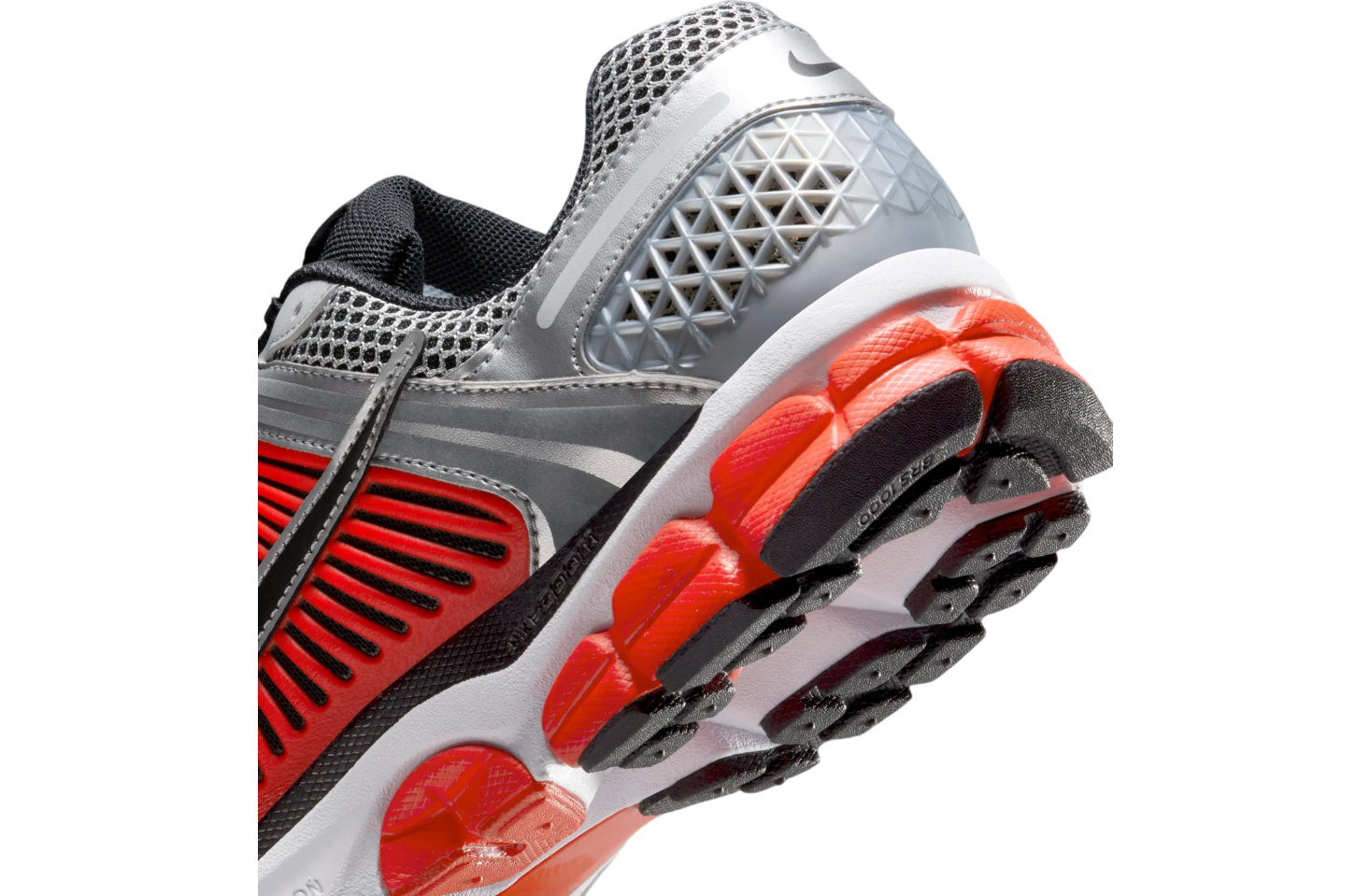 Nike Zoom Vomero 5 Metallic Silver / Bright Crimson