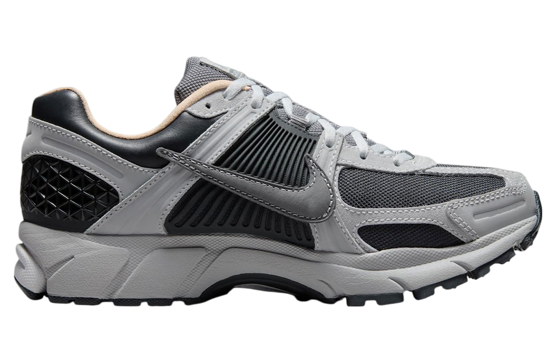 Nike Zoom Vomero 5 Smoke Grey / Peach