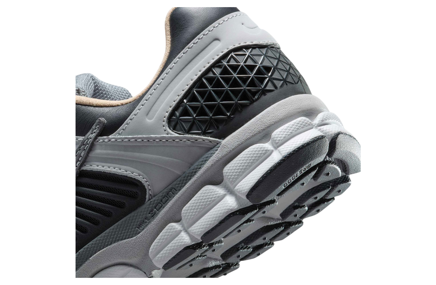 Nike Zoom Vomero 5 Smoke Grey / Peach