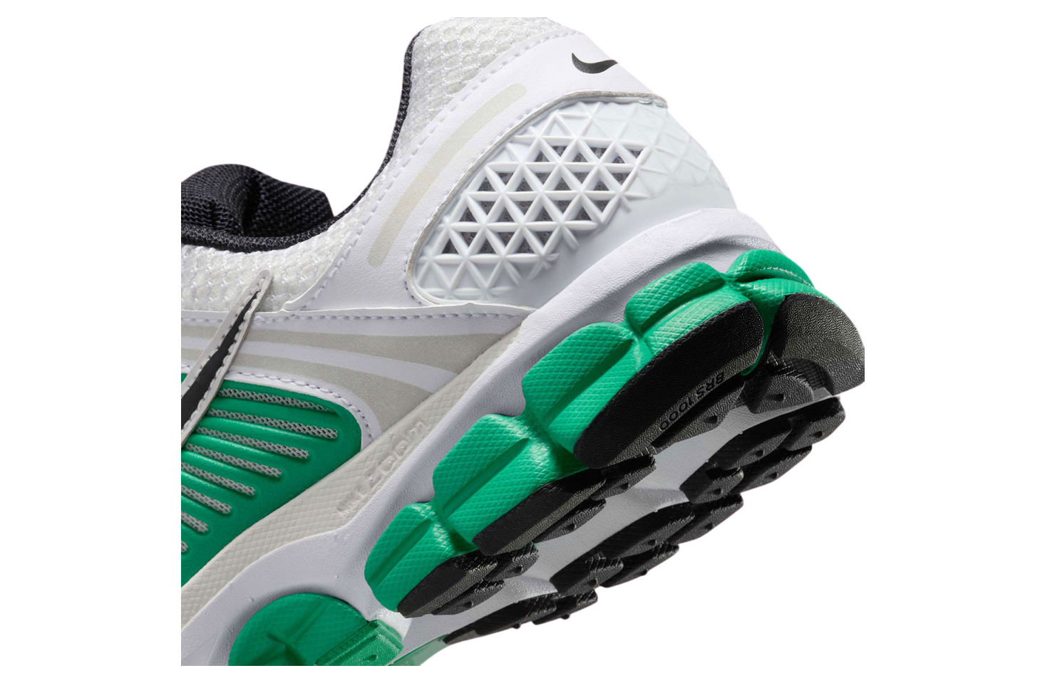 Nike Zoom Vomero 5 White / Stadium Green