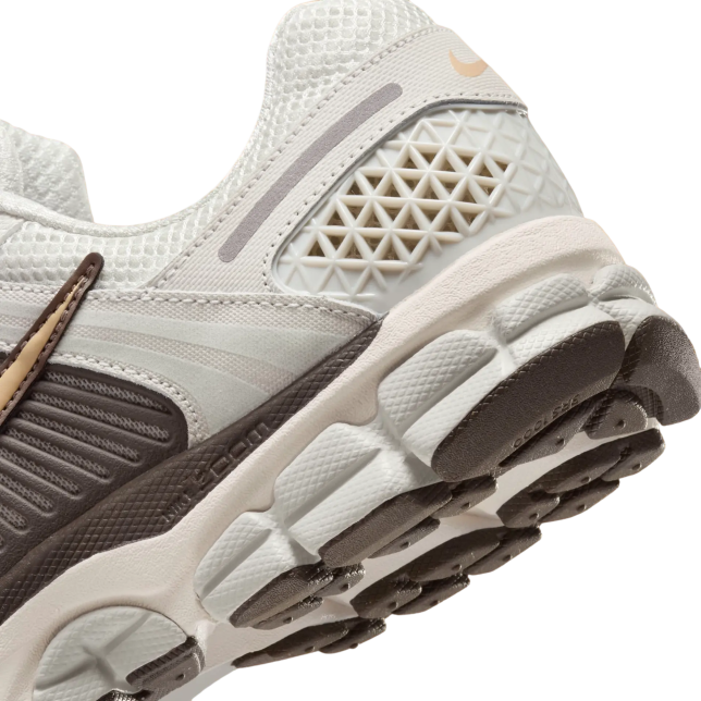 Nike Zoom Vomero 5 WMNS Light Bone Ironstone