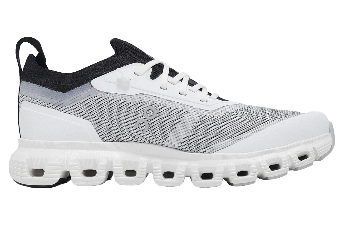 On Cloud 6 Versa WMNS White / Black