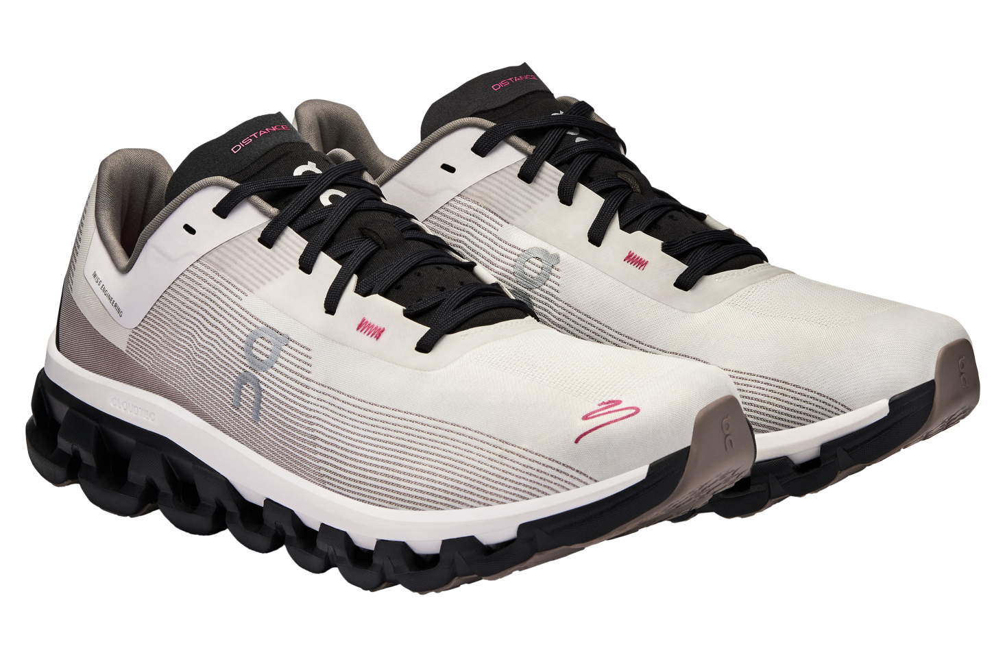 On Cloudflow 4 Distance WMNS White / Black