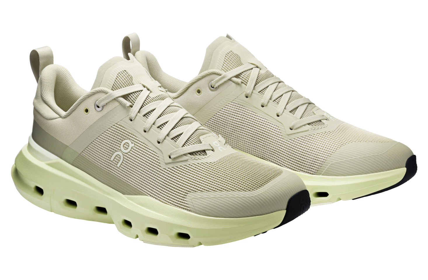 On Cloudpulse Next Chalk / Linen