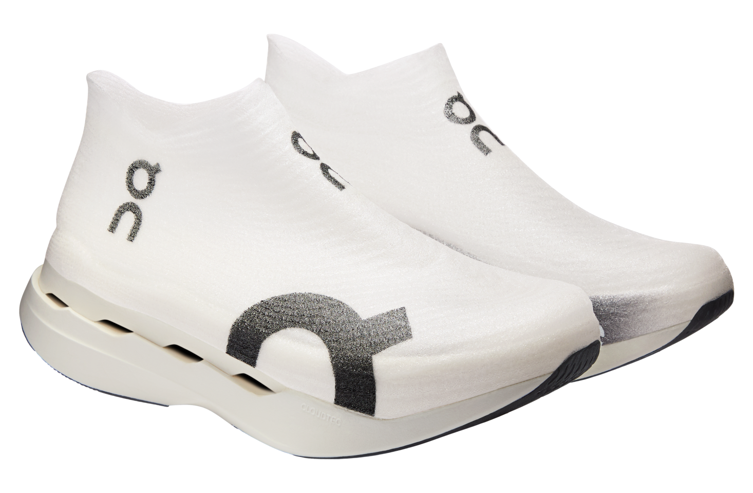 On Lightspray Cloudboom Strike WMNS White / Black