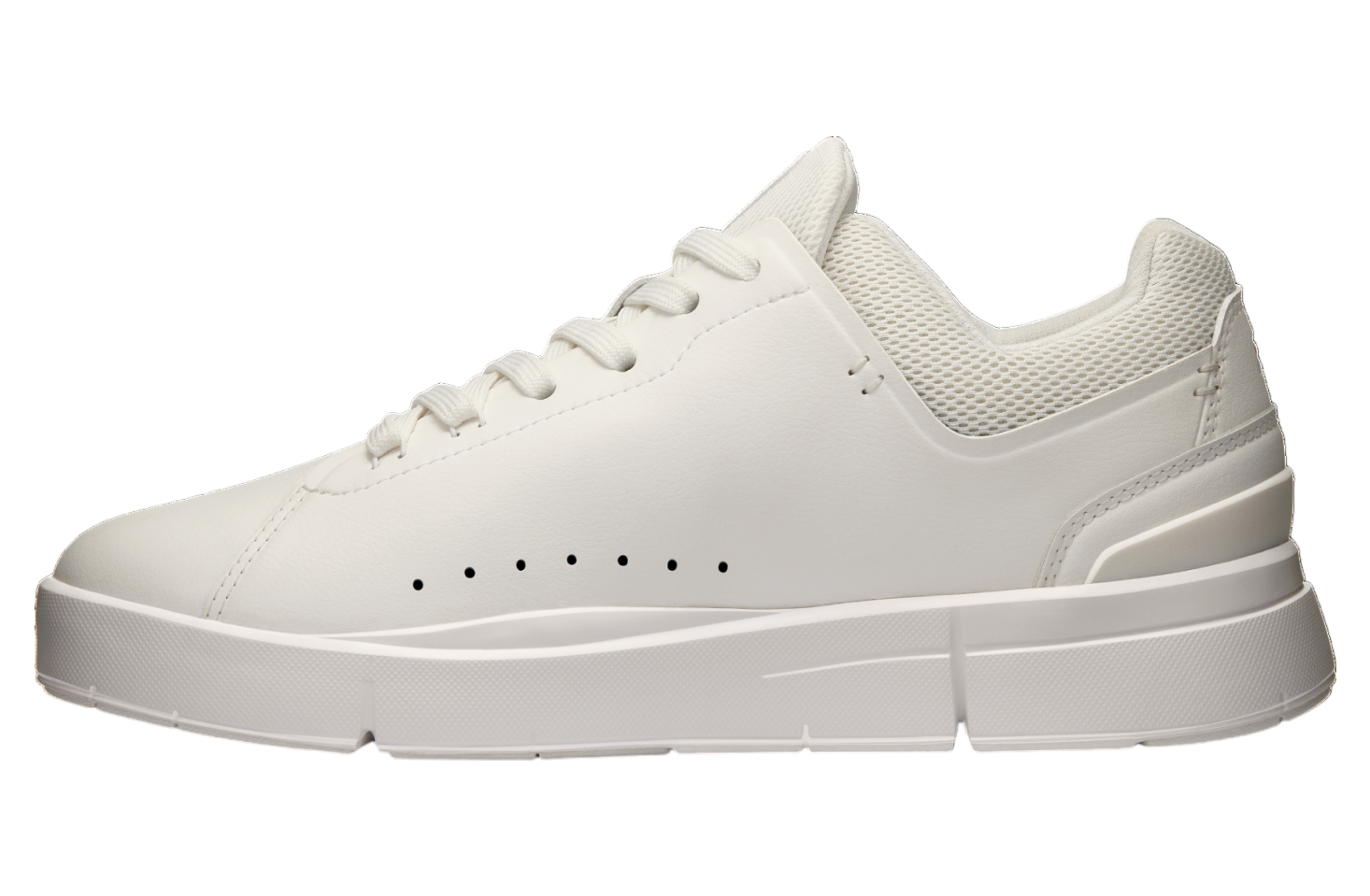 On The Roger Advantage WMNS All White