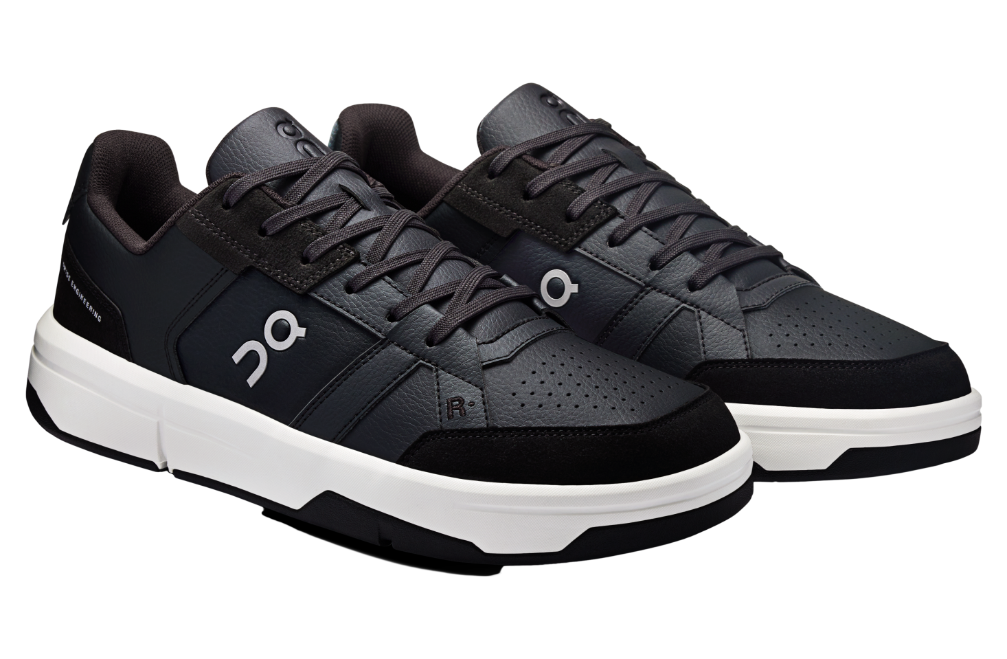 On The Roger Clubhouse Black / White