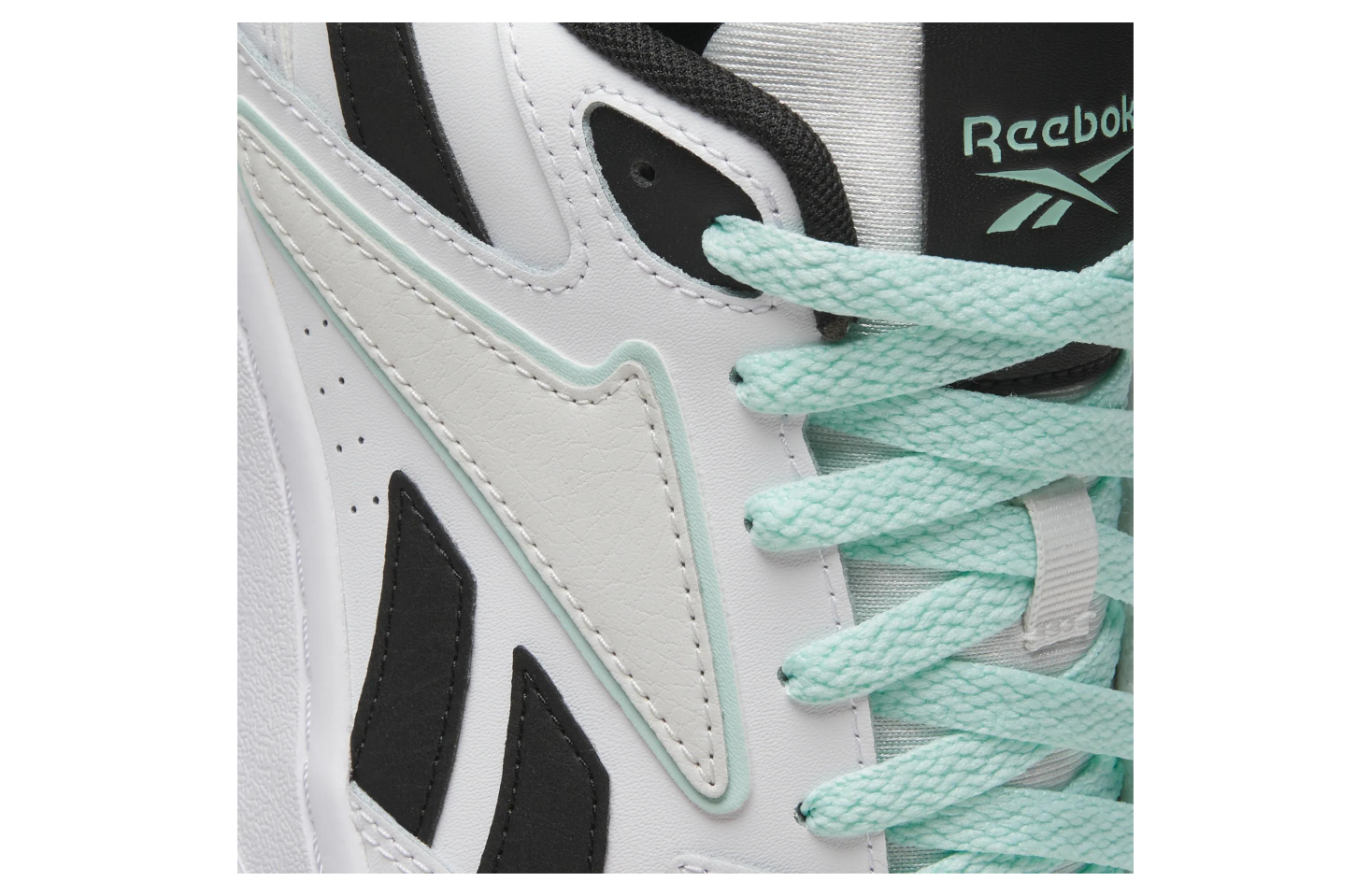 Reebok Atr Chill White / Black