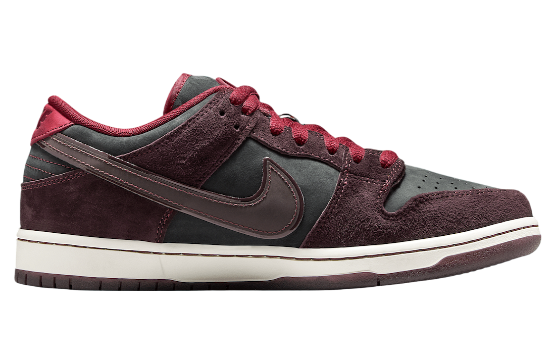 Riot Skateshop x Nike SB Dunk Low