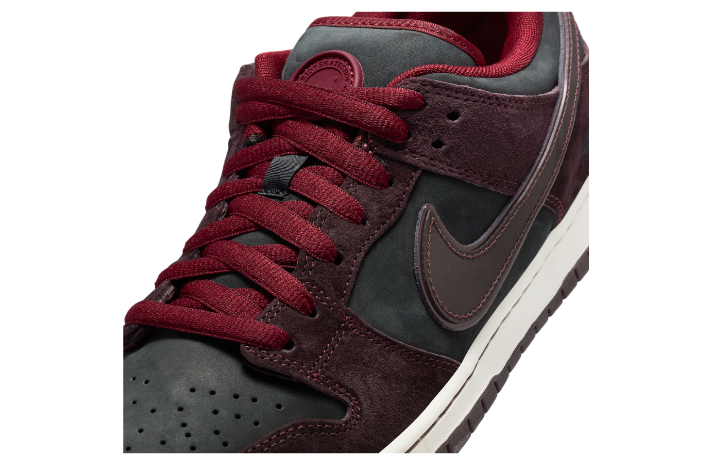 Riot Skateshop x Nike SB Dunk Low