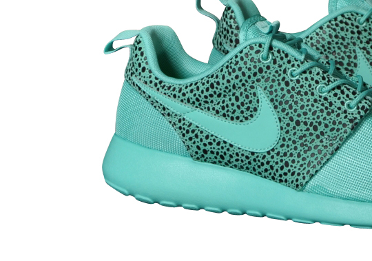 Roshe Run Premium - Crystal Mint / Black