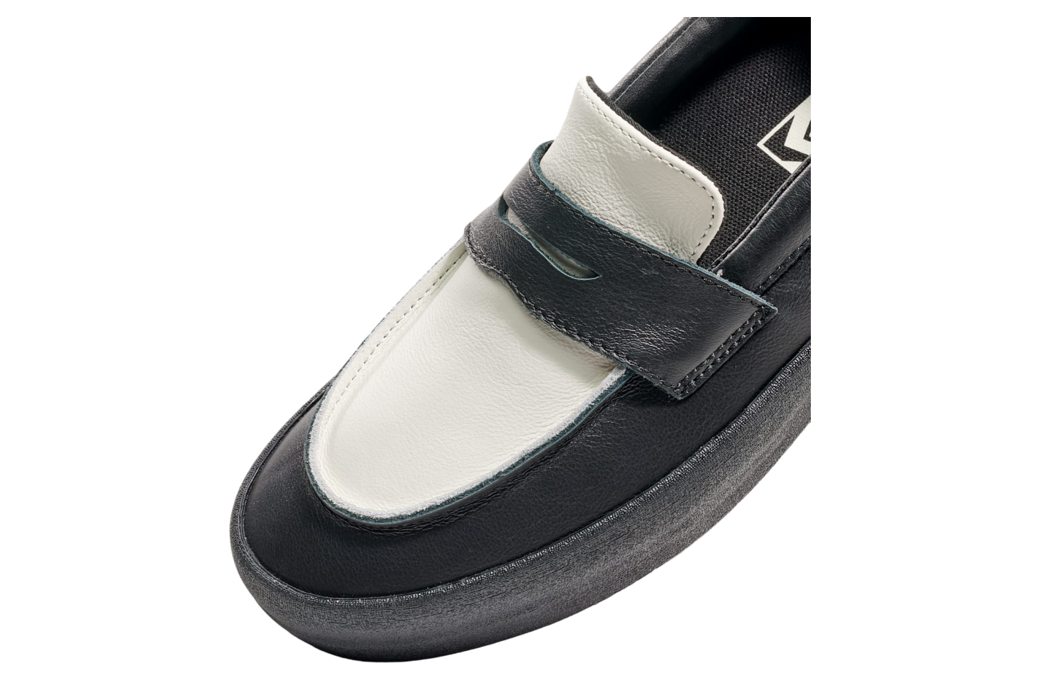Vans Skate Loafer Black / White