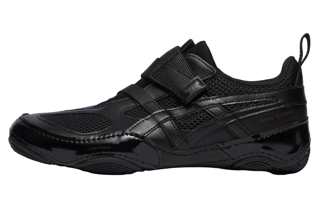 Issey Miyake x Asics Hyper Taping Black