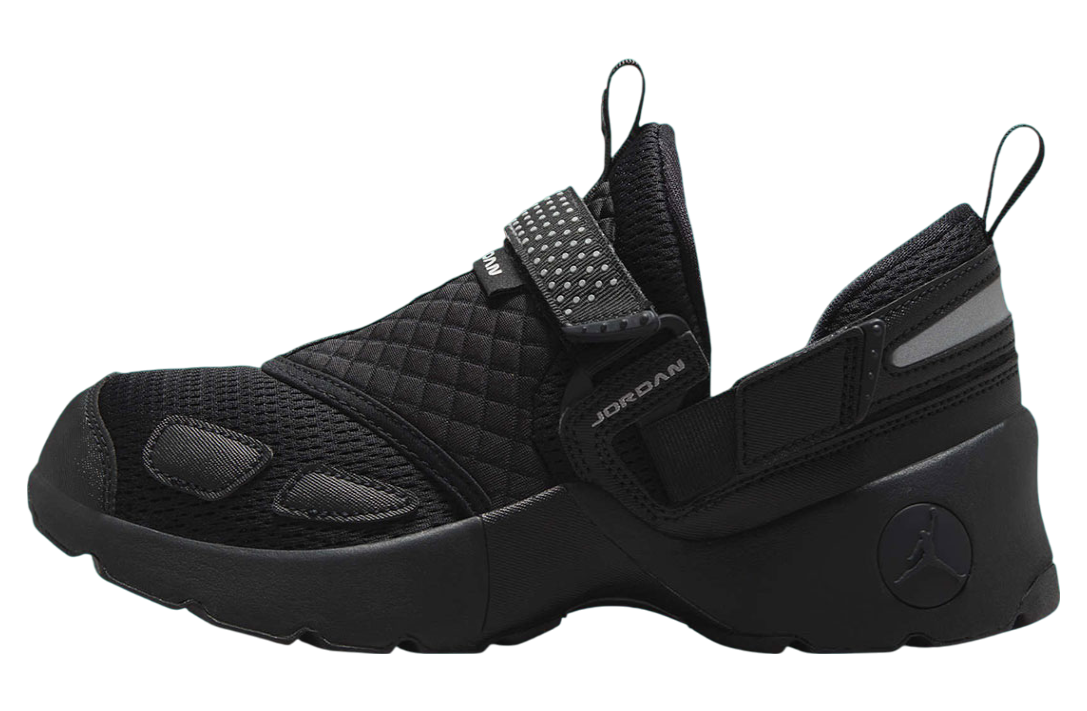 Jordan Trunner Lx Black / Grey