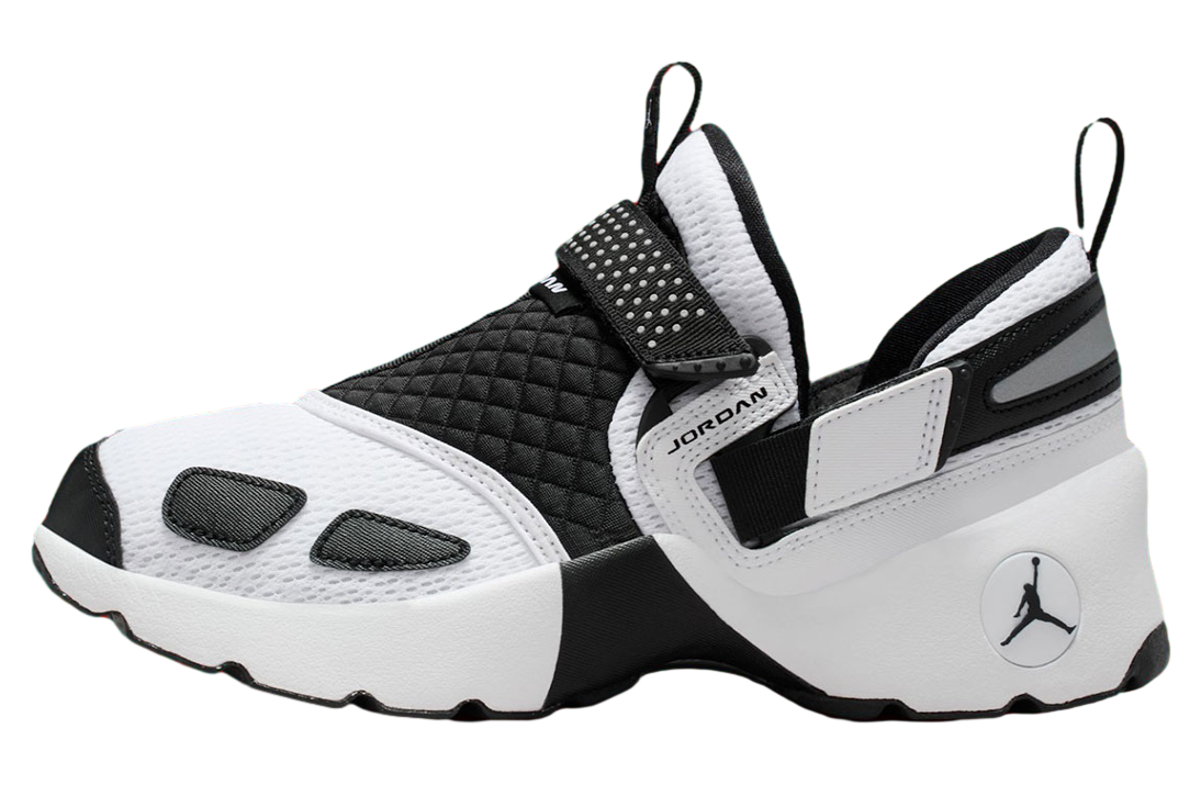 Jordan Trunner LX WMNS Black / White