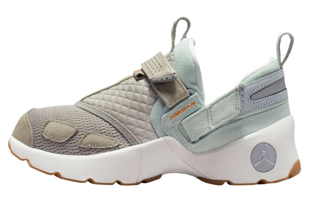 Jordan Trunner Lx Wmns Summit White /  Bright Ceramic