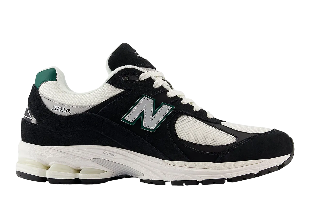 New Balance 2002R Black / Marsh Green