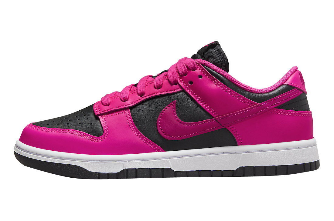 Nike: Taupe & Pink Dunk Low Sneakers
