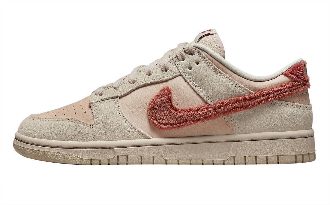 nike sanddrift dunk low