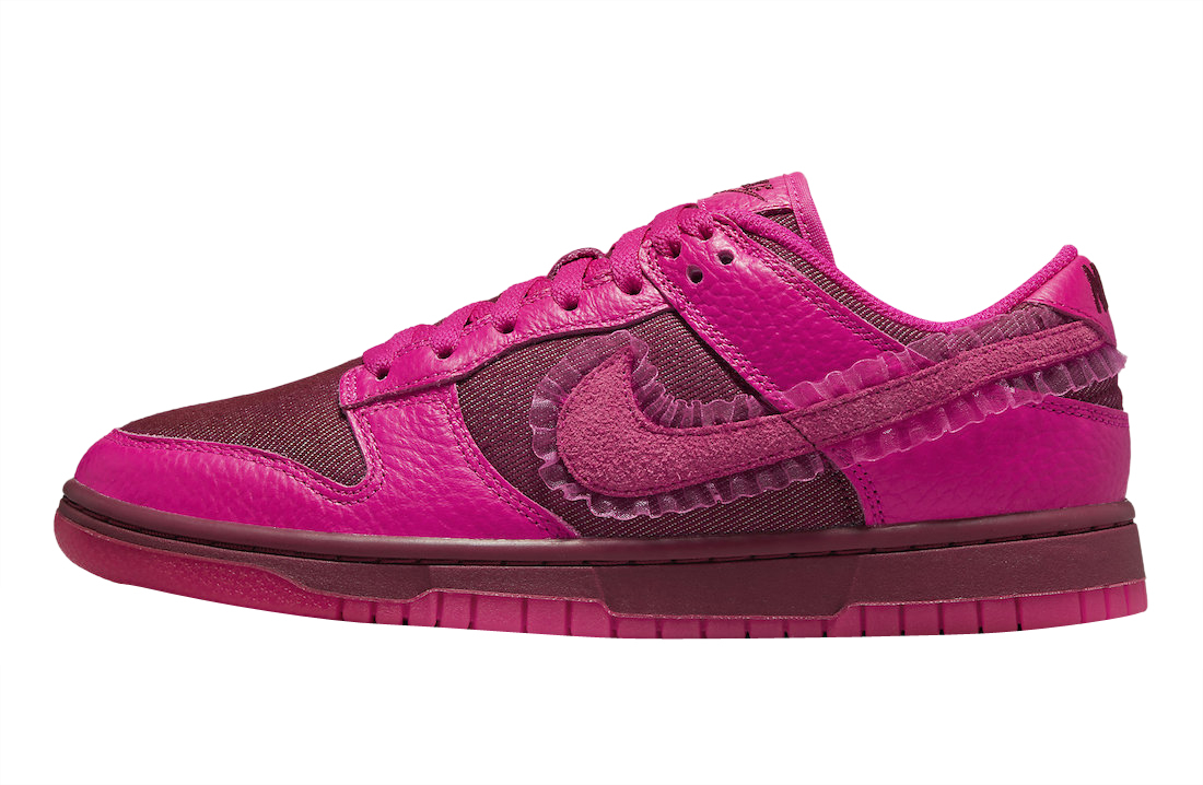 Nike Dunk Low WMNS Valentine’s Day DQ9324-600