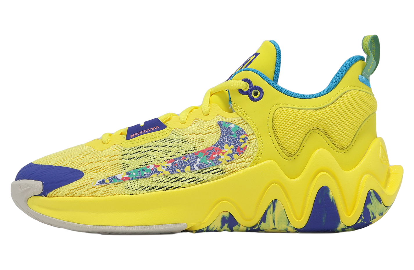 美品　Nike バッシュ Giannis Immortality 2 GS Nike Giannis Immortality 2 GS Pink Gaze / Celestine Blue