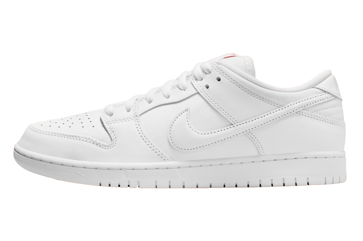 Nike shoes triple white best sale