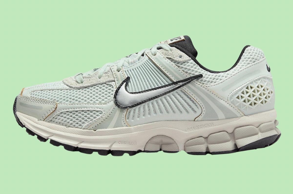 Nike WMNS Zoom Vomero 5 Light Silver FN6742-001 - KicksOnFire.com