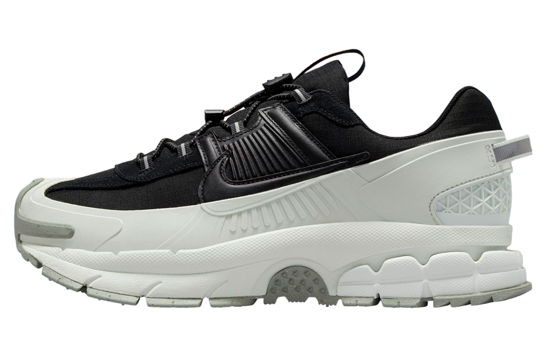 Nike Zoom Vomero 5 Roam Black / Light Silver