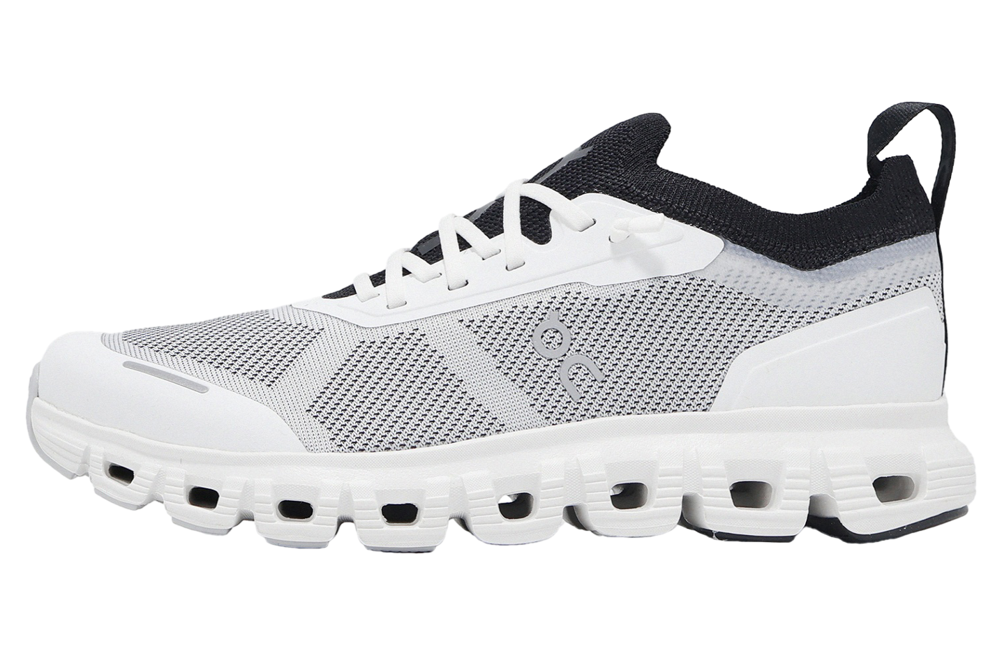 On Cloud 6 Versa WMNS White / Black