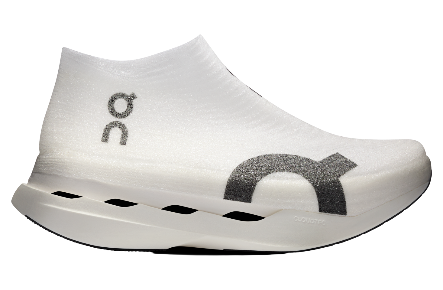 On Lightspray Cloudboom Strike WMNS White / Black