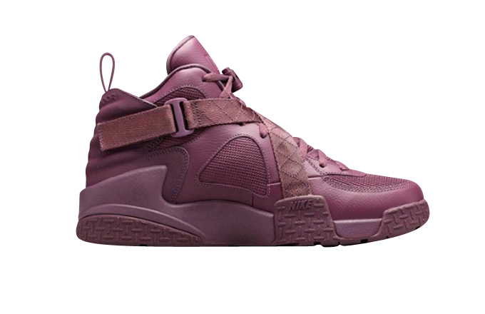HER SOURCE VICES  Pigalle x Nike Air Raid - The Source