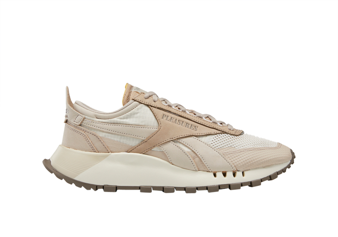 Thorns tage ned forberede BUY Pleasures X Reebok Classic Leather Legacy | MissgolfShops Marketplace |  nike waffle shoes for sale on ebay craigslist